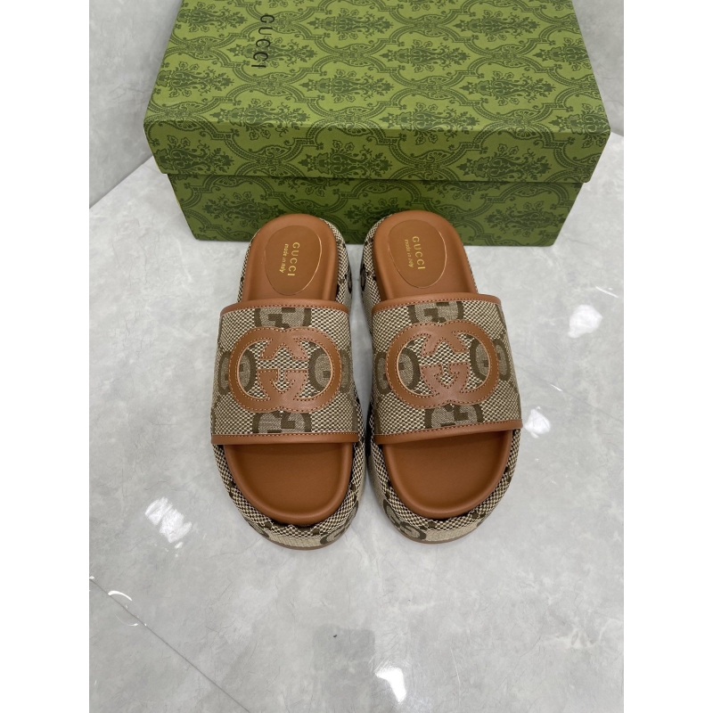 G*u*i slippers